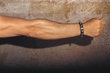 armband-leder-schwarz-mit-nieten