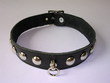 halsband-leder-schwarz-mit-nieten