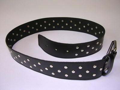G�rtel Leder schwarz mit Nieten