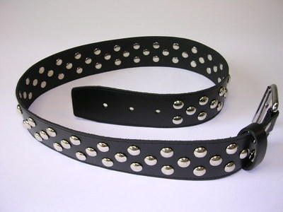 G�rtel Leder schwarz mit Nieten