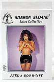 latex-shorts-mit-loechern