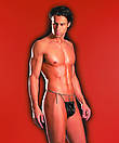 excite-man-posing-strap-m-kette