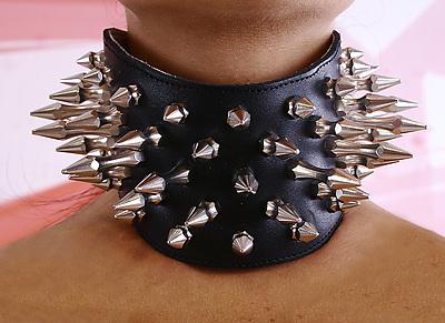 Halsband