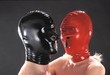 weiche-maske-mit-oeffnung-fuer-mund-nase-getaucht