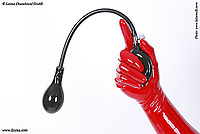 Handpumpe mit Schlauch und Knebel aus Latex