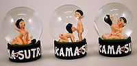 Kama-Sutra-Schneekugel