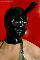 Latex-Dildo-Maske mit Innenkondom