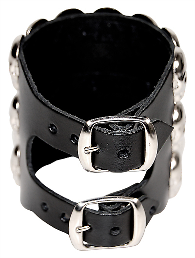 Lederarmband / 3 R. Totenkopfnieten