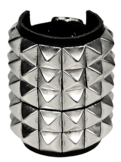 Lederarmband / 5 R. Pyramidennieten