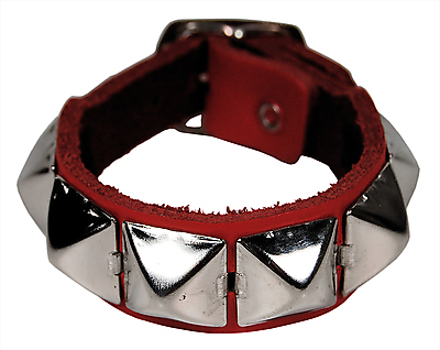 Lederarmband / Rot 1 R. Pyramidennieten