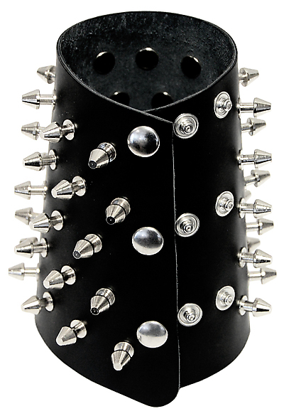 Lederarmband / 51 Killernieten