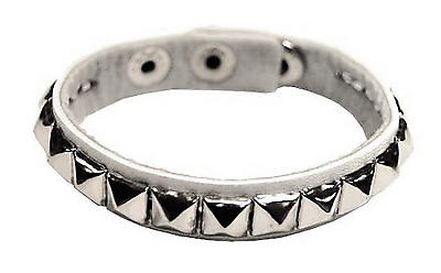 Kunstlederarmband / Pyramidennieten