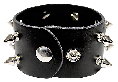 Zweireihiges Armband mit Nieten