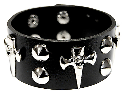 Armband aus Kunstleder mit unterschiedlichen Beschlägen