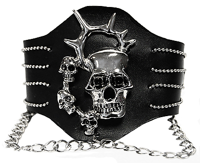 Lederarmband / Totenköpfe