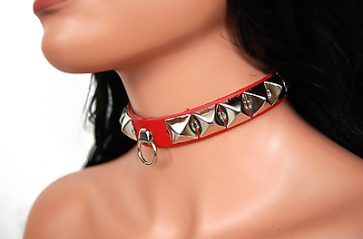 Lederhalsband / Pyramidennieten & Ring (Rot)