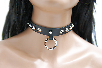 Lederhalsband - Ring und Spitznieten