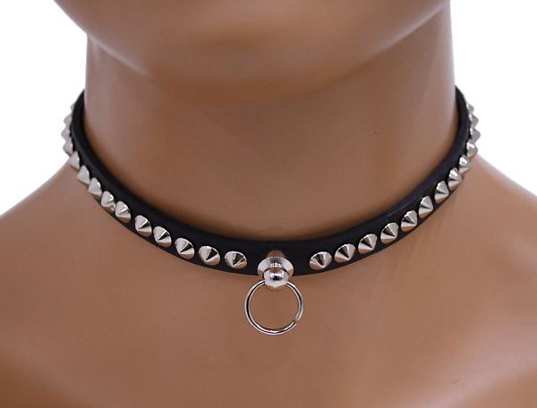 Zierhalsband mit Mini-Spitznieten