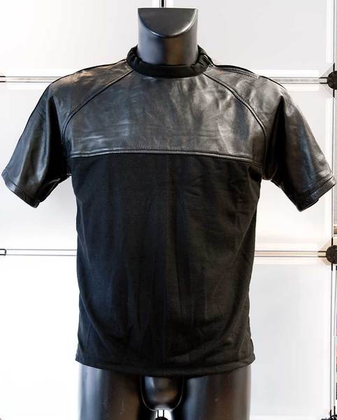 T-Shirt mit Ledereinsatz