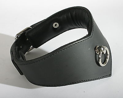 Glattes Halsband aus Leder mit Ring der O