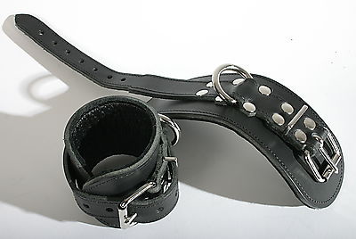 Mittelbreite Leder Handfesseln mit Nieten