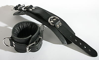 Weich gepolsterte schwarze Leder Fußfesseln