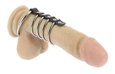 Leder Penismanschette mit 4 Penisringen aus Metall