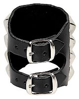 Lederarmband - 4 R. Pyramidennieten