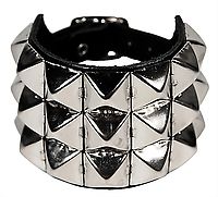 Lederarmband / 3 R. Pyramidennieten