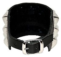 Lederarmband / 3 R. Pyramidennieten