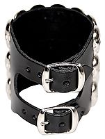 Lederarmband / 3 R. Totenkopfnieten