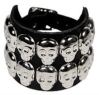 Lederarmband / 2 R. Totenkopfnieten