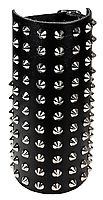 Lederarmband / 99 Spitznieten
