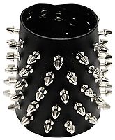 Lederarmband / 51 Killernieten