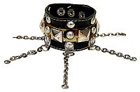 Kunstlederarmband / Pyramidennieten mit Ketten