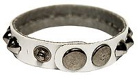 Kunstlederarmband / Spitznieten Weiss