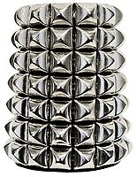 Kunstlederarmband / 69 Pyramidennieten