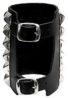 Lederarmband / 6 R. Pyramidennieten