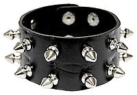 Armmanschette mit zwei Reihen Nieten