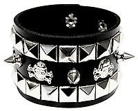 Nietenarmband aus Kunstleder