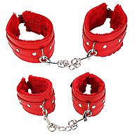 Rotes Bondage Set mit flauschigem Innenpolster