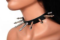 Lederhalsband / 4,5 cm Dreifache Conenieten