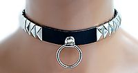 Lederhalsband - Plattennieten mit Ring