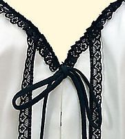 Korsett mit Rüschen