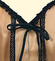 Korsett mit Rüschen