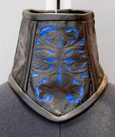 Halskorsett mit blauer Spitze