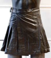 Lederkilt mit Schnallen von vorne