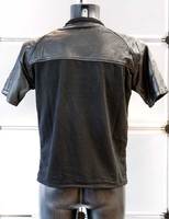 T-Shirt mit Ledereinsatz