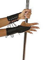 Kurze Leder-Armstulpen mit Schnürung