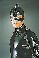 Latexhalbmaske mit Latexhahnenkamm